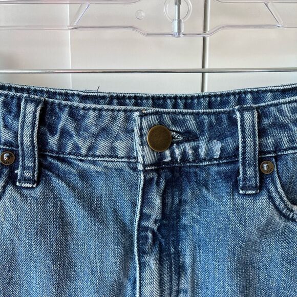 Free‎ People Mini Distressed Denim Skirt size 0 - Picture 4 of 9